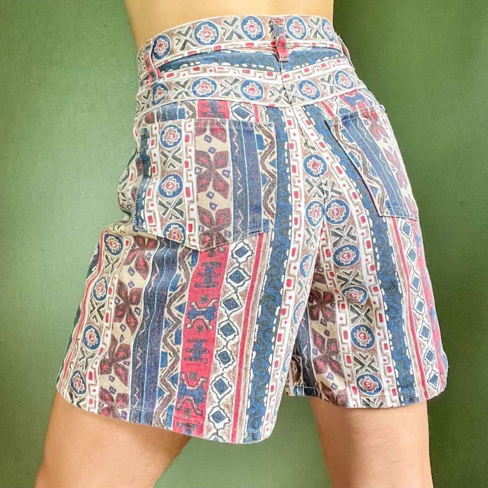 Vintage 90s No Boundaries Graphic Denim High Rise Jean Shorts